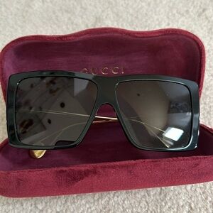 Estate sale Gucci sunglasses square black oversized
